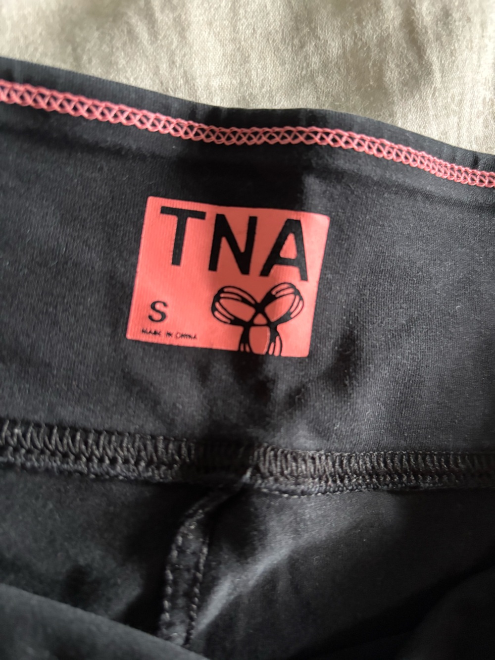 TNA basic shorts - Picture 2 of 3